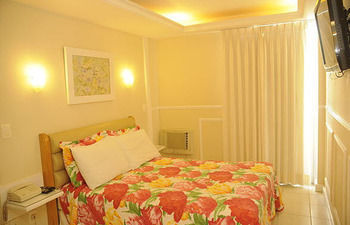 Hotel Village Icara�