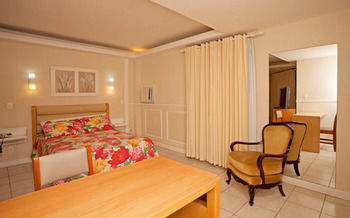 Hotel Village Icara�