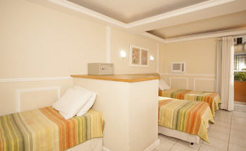 Hotel Village Icara�
