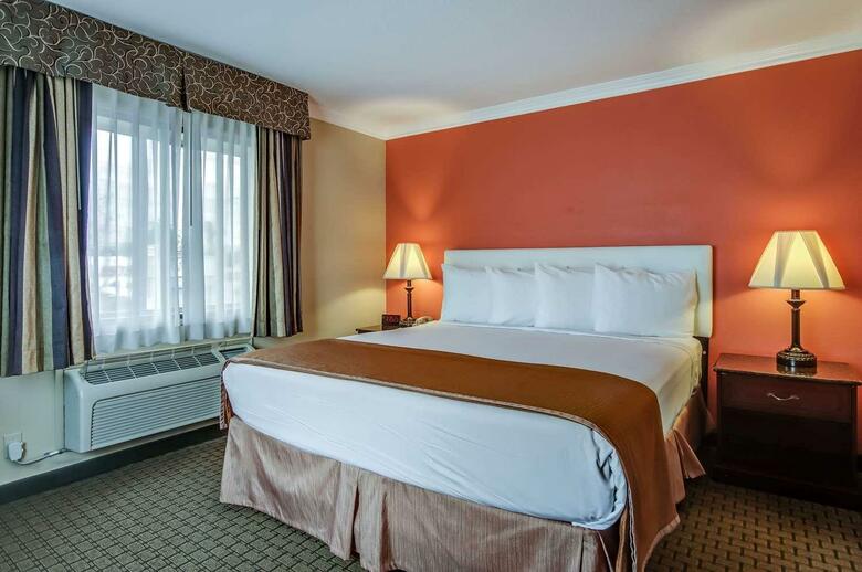 Hotel Howard Johnson Inn And Suites Reseda