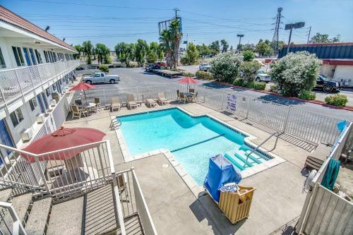 Motel 6 Stockton - Charter Way West