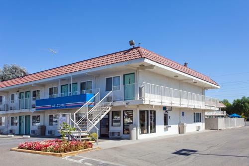 Motel 6 Stockton - Charter Way West