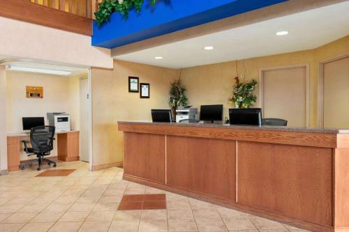 Hotel Days Inn & Suites - Thompson