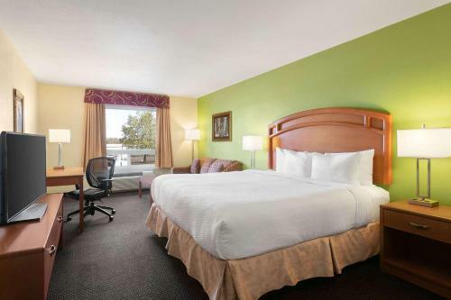 Hotel Days Inn & Suites - Thompson