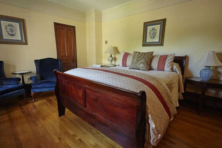 Hostal Victoria's Historic Inn