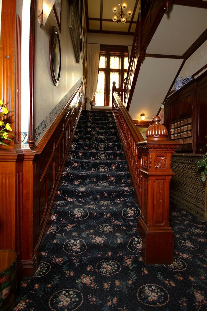 Hostal Victoria's Historic Inn