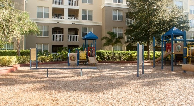 Hotel Vacation Village At Parkway