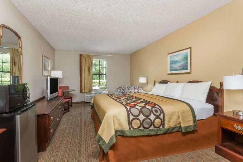 Hotel Super 8 Cornelia