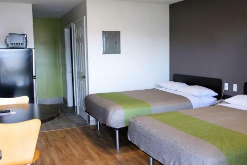 Motel Savannah Suites Savannah