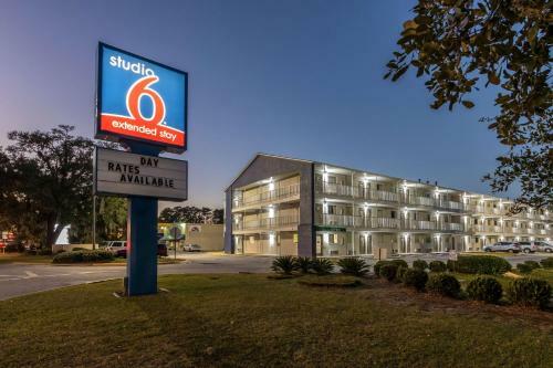 Motel Savannah Suites Savannah