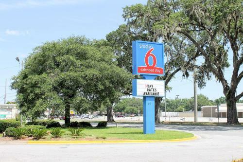 Motel Savannah Suites Savannah