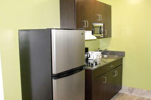 Motel Savannah Suites Savannah
