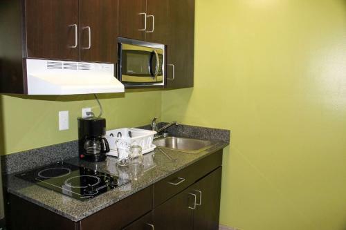 Motel Savannah Suites Savannah
