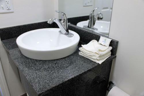 Motel Savannah Suites Savannah