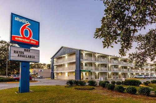 Motel Savannah Suites Savannah