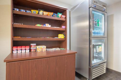Holiday Inn Express Hotel & Suites Concordia