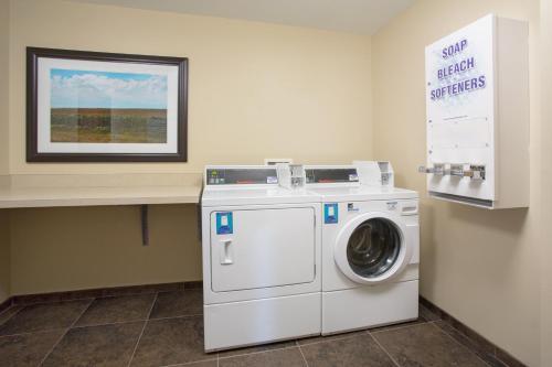 Holiday Inn Express Hotel & Suites Concordia