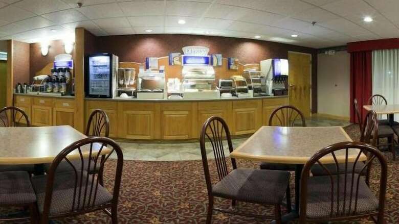 Holiday Inn Express Hotel & Suites Colby