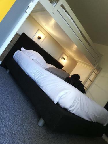 Hotel Kyriad Direct Saintes (ex Balladins)