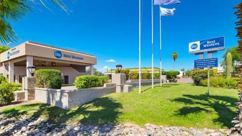Best Western Innsuites Hotel