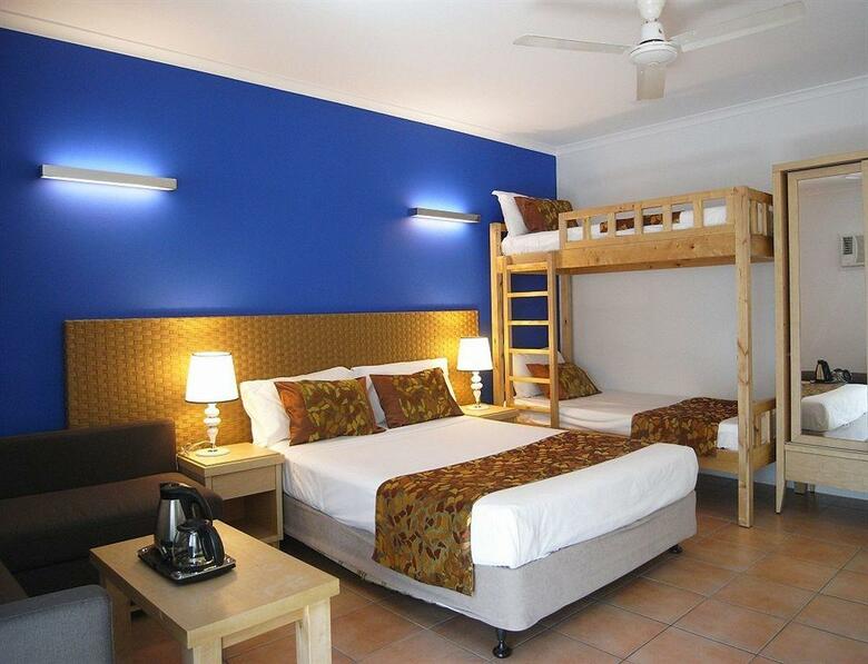 Hotel Coral Tree Inn