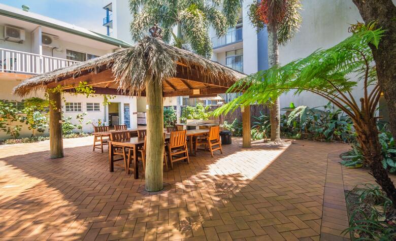 Hotel Coral Tree Inn