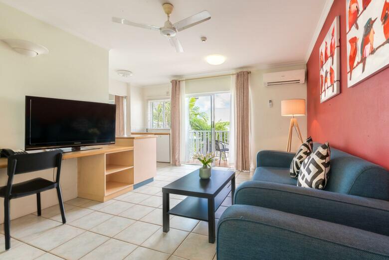 Hotel Coral Tree Inn