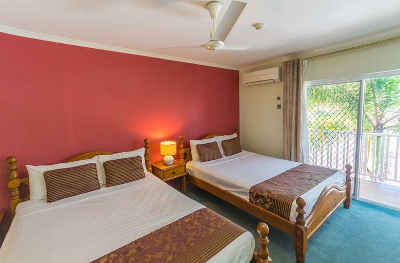 Hotel Coral Tree Inn