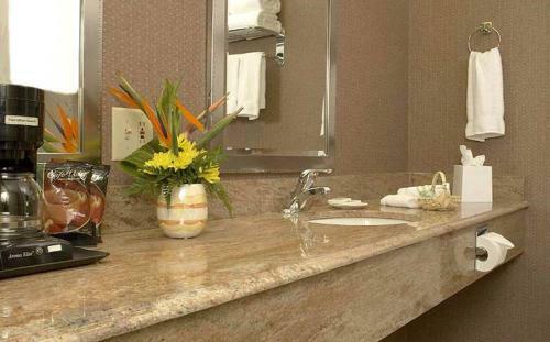 Hotel Resort & Conference Center At Hyannis