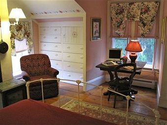 Bed & Breakfast Federal House Inn