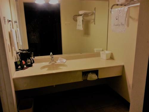 Motel Diamondhead Inn & Suites