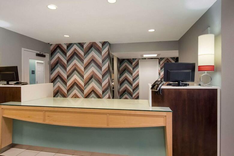 Hotel Hawthorn Suites By Wyndham Omaha/old Mill