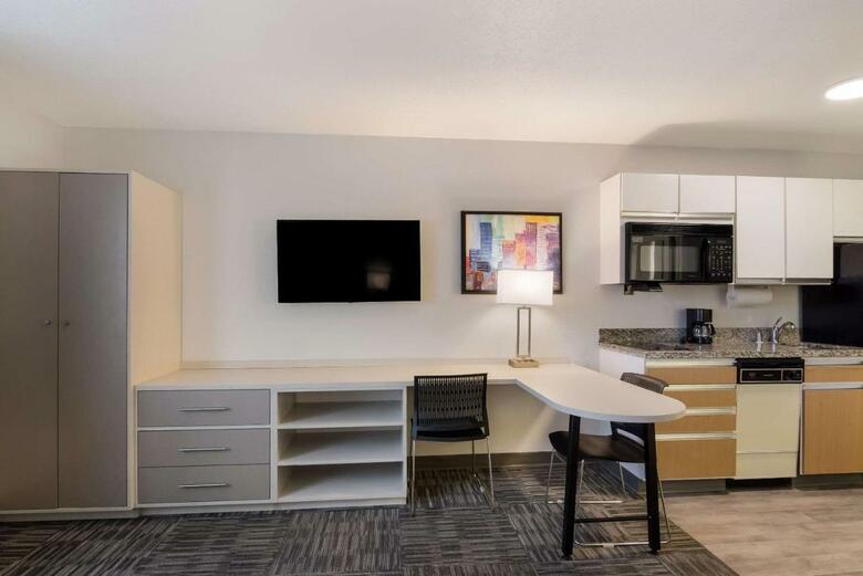 Hotel Hawthorn Suites By Wyndham Omaha/old Mill