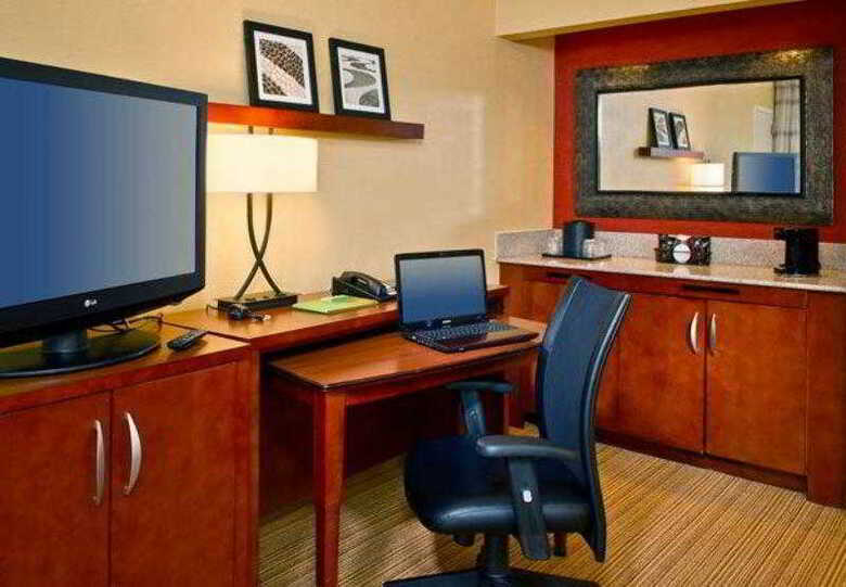 Hotel Courtyard By Marriott Philadelphia Willow Grove