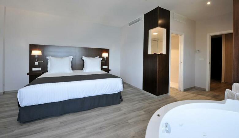 Hotel Salobre�a Suites