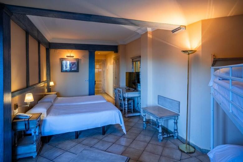Ziryab Hotel