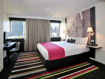 Hotel Mercure Melbourne Treasury Gardens