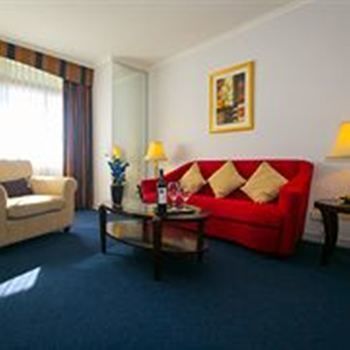Hotel Seasons Of Perth