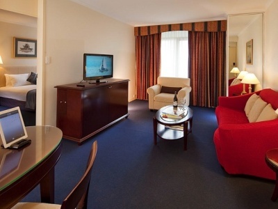 Hotel Seasons Of Perth