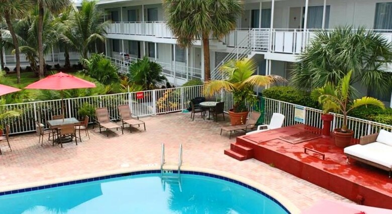 Hotel Collins