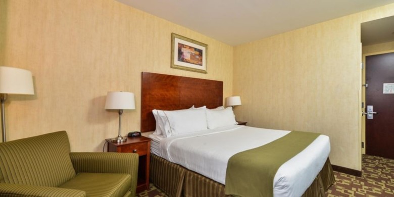 Hotel Holiday Inn Express Staten Island West