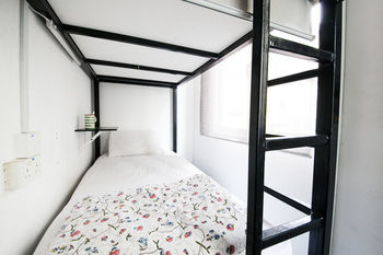 Albergue Plush Pods