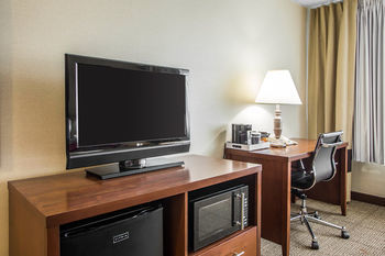 Clarion Hotel Midway Airport