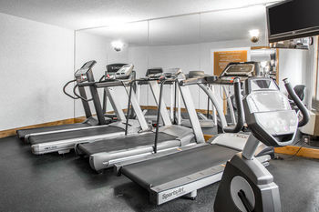 Clarion Hotel Midway Airport