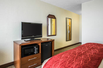 Clarion Hotel Midway Airport