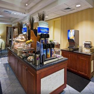 Holiday Inn Express Hotel & Suites