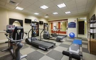 Holiday Inn Express Hotel & Suites