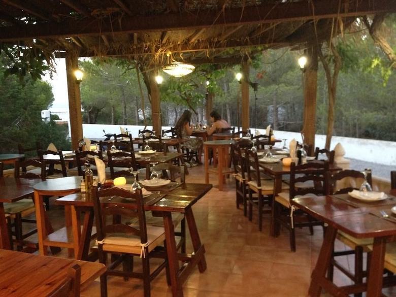 Hostal Restaurante Pou Des Lle�