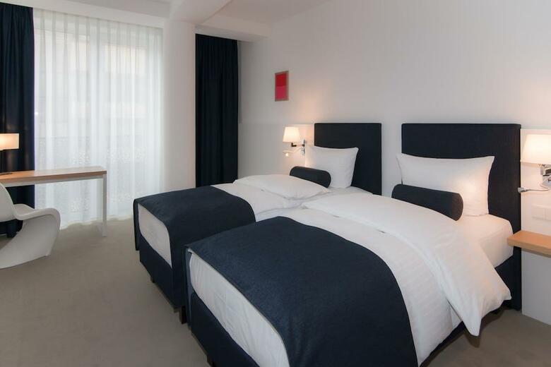 VI Vadi Hotel Bayer 89