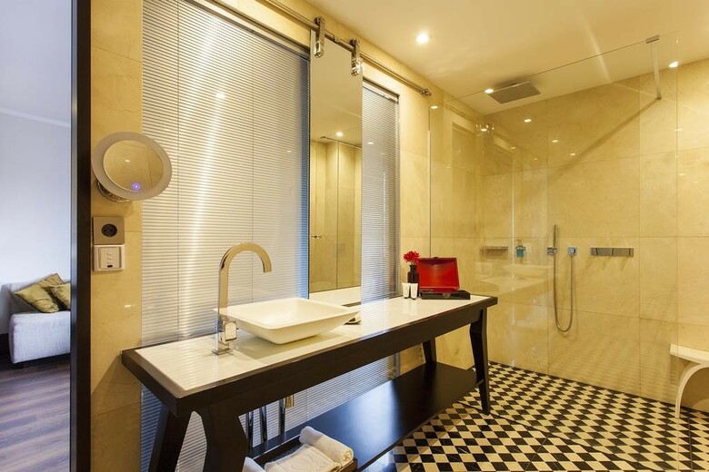 Quentin Boutique Hotel